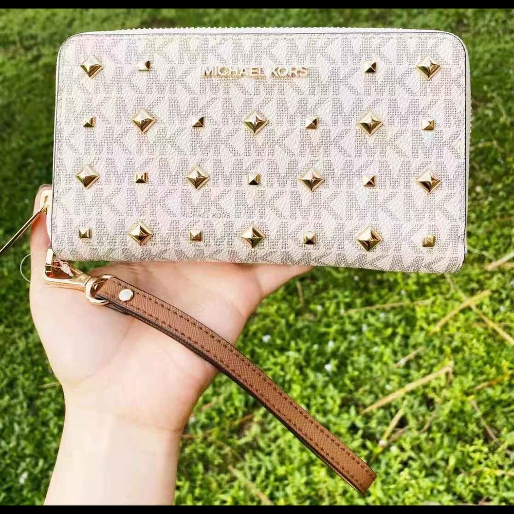 Gabysbags💞NWT Michael Kors Wristlet - Picture 2 of 5